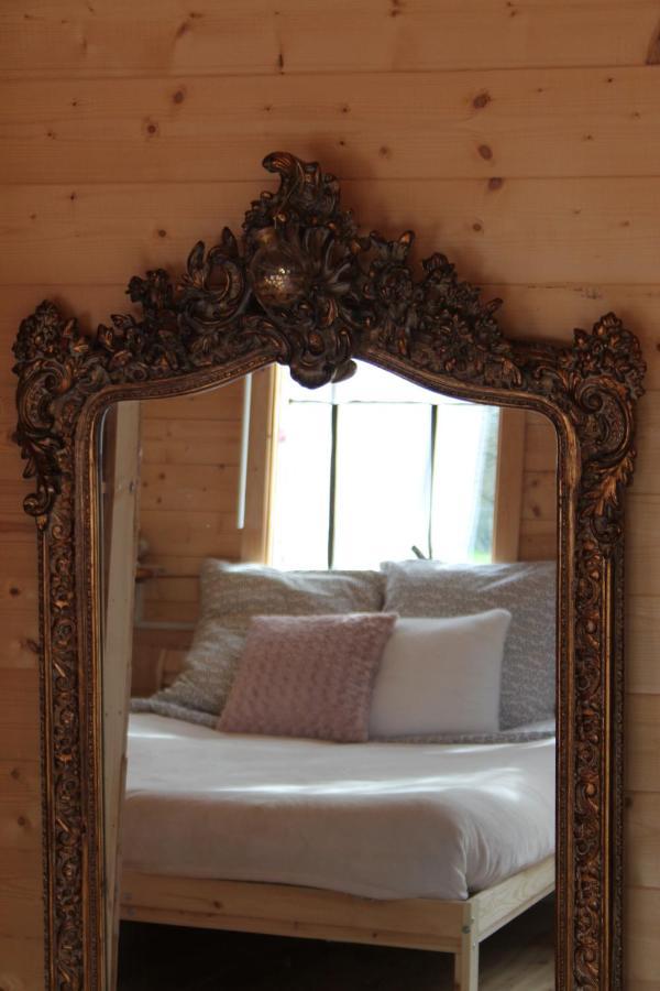 Chambre Studio Photo Chalet Sdb Partagee A Proximite Chavagne Bagian luar foto
