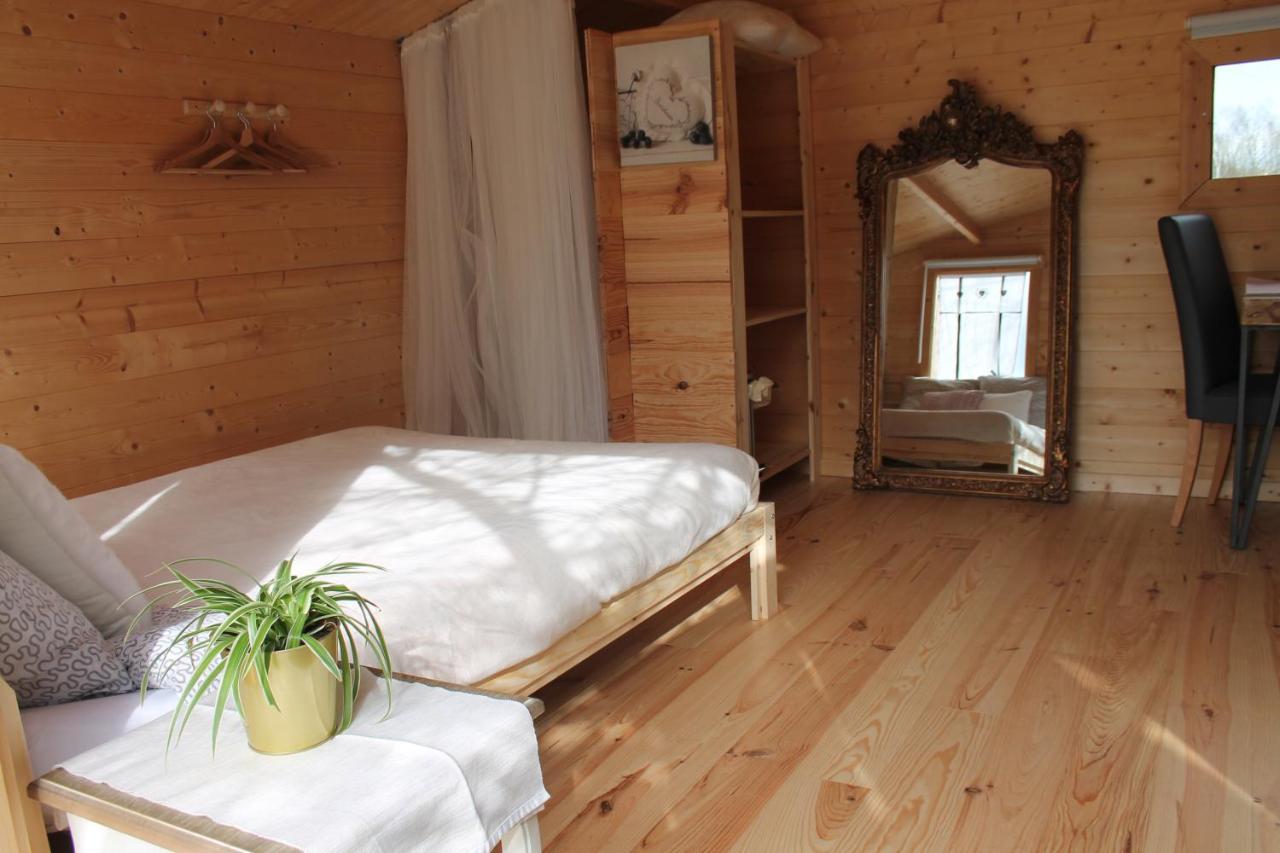 Chambre Studio Photo Chalet Sdb Partagee A Proximite Chavagne Bagian luar foto