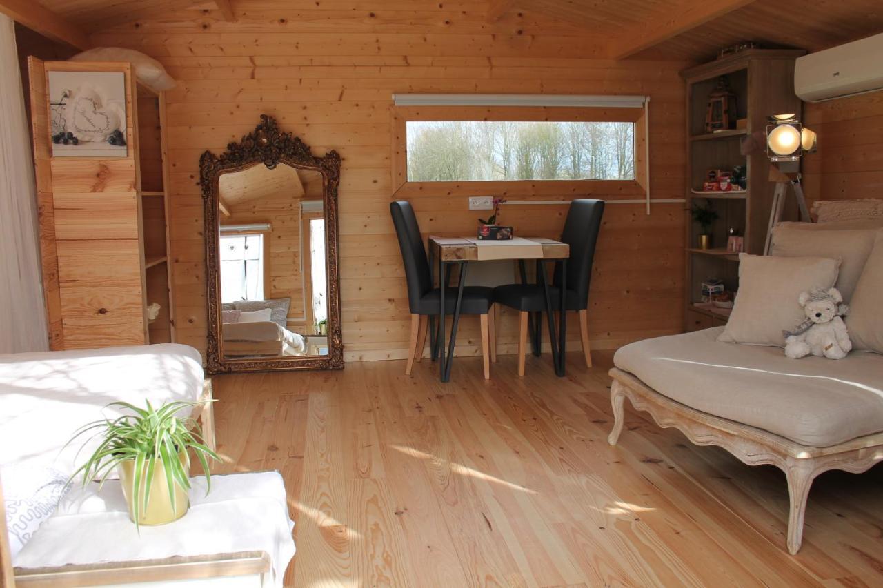 Chambre Studio Photo Chalet Sdb Partagee A Proximite Chavagne Bagian luar foto